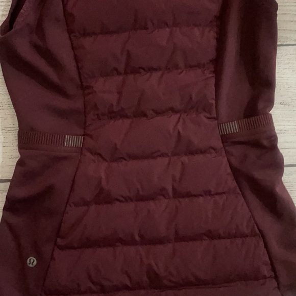 LULULEMON Down for it All Vest Puffer Cassis - Picture 7 of 9